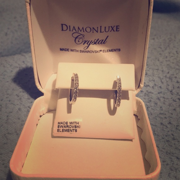 DiamonLuxe Crystal Swarovski Hoops - Picture 1 of 2